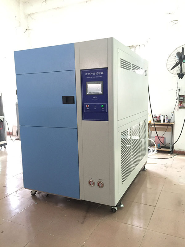 鋰電池冷熱沖擊箱1.jpg 鋰電池冷熱沖擊箱1.jpg